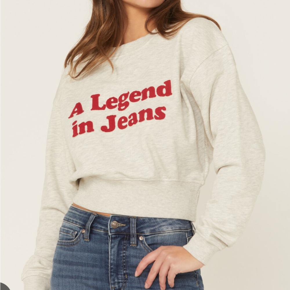 Wrangler Light Gray Sweatshirt with Red Text
